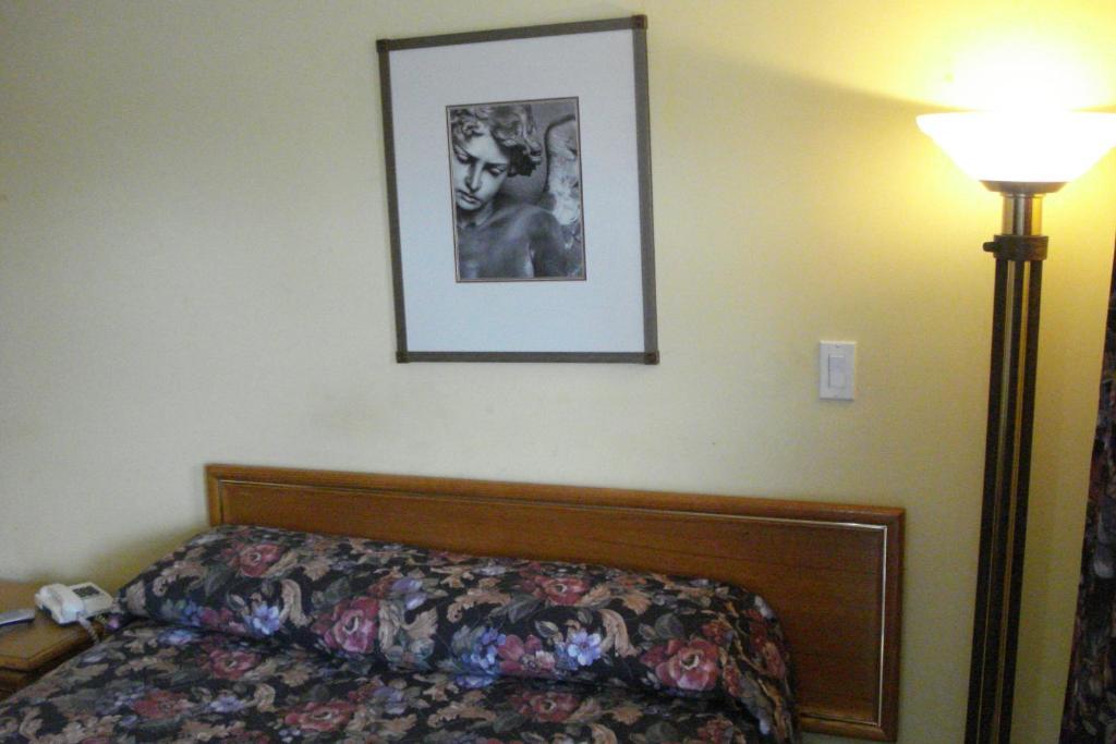 Eastcourt London Motel Room photo